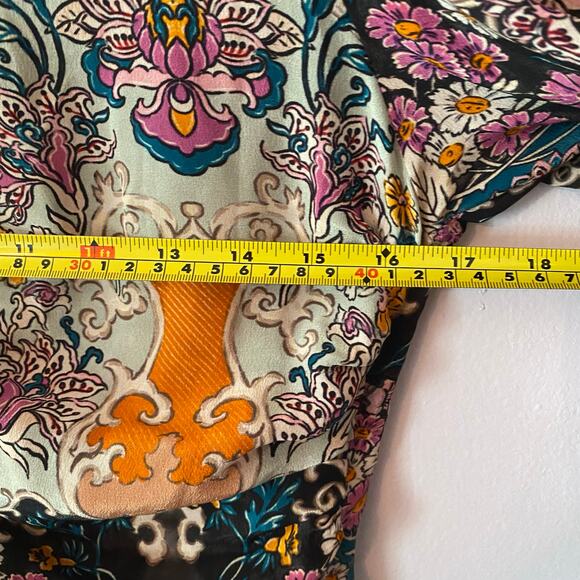 Maria Cher. Blue Purple Floral Abstract Blouse Rouched Cropped Silk size Large - Picture 9 of 12